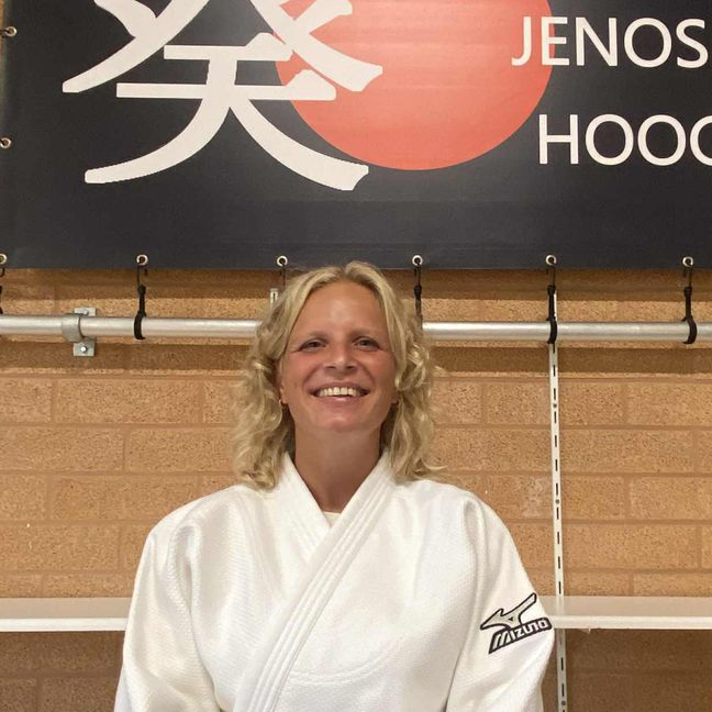 Over de club image